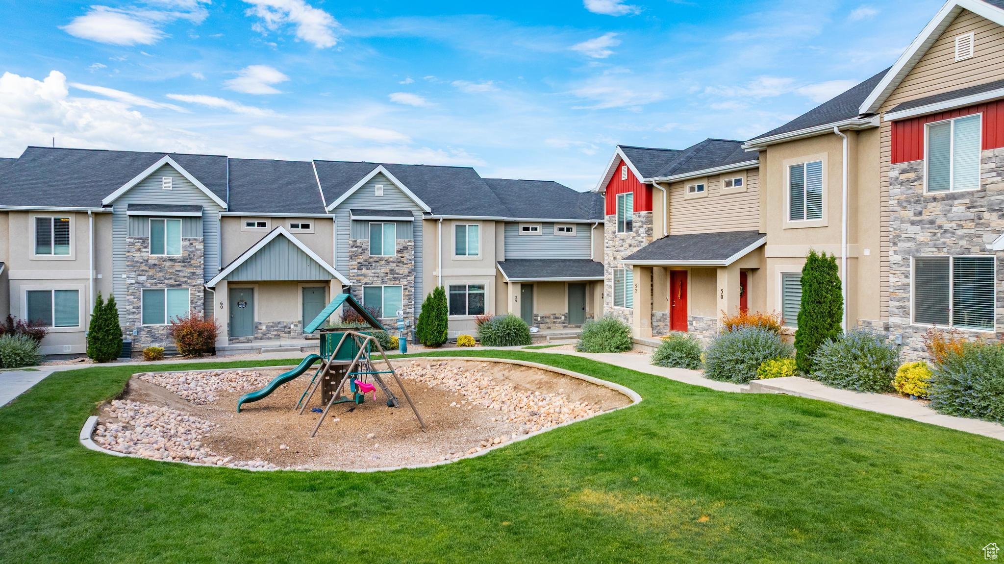 ORCHARD PARK TOWNHOM - Residential