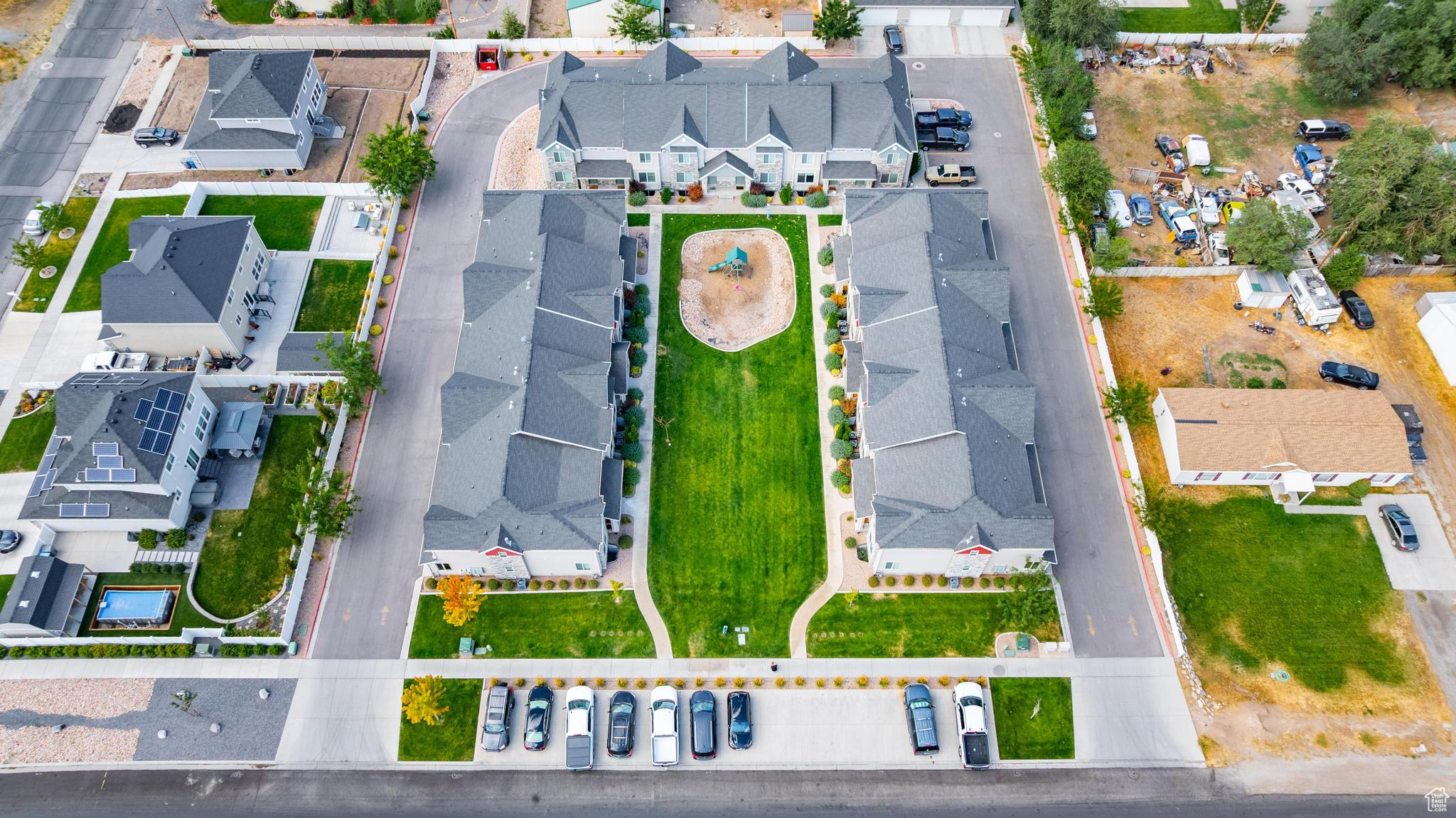 ORCHARD PARK TOWNHOM - Residential