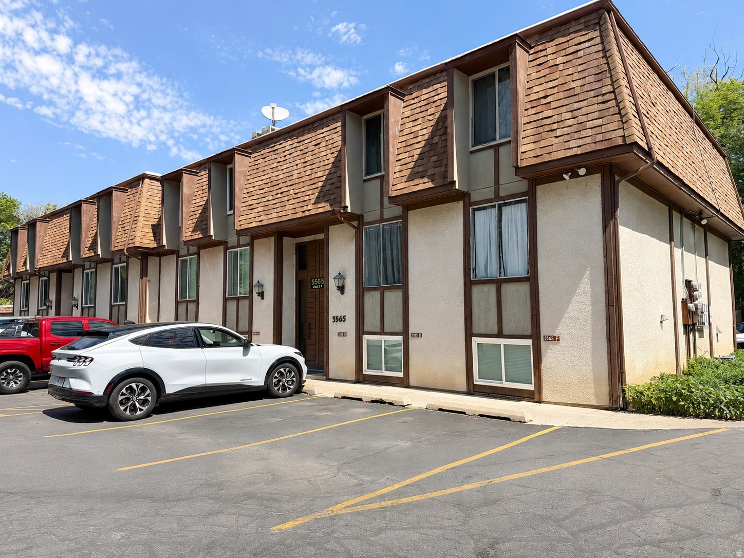 WILLOWS CONDM - Residential