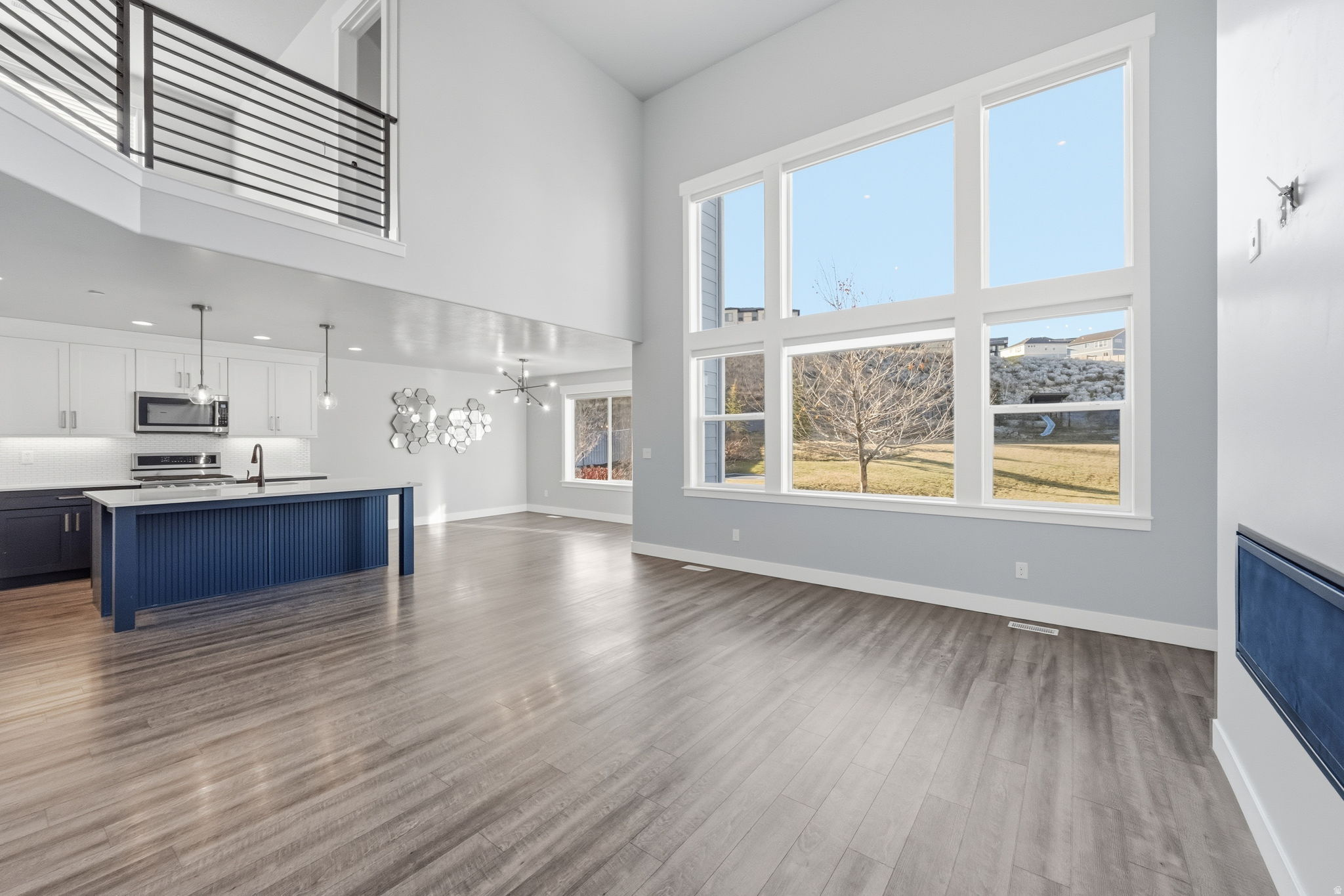 HIDDEN CANYON ESTATE - Residential