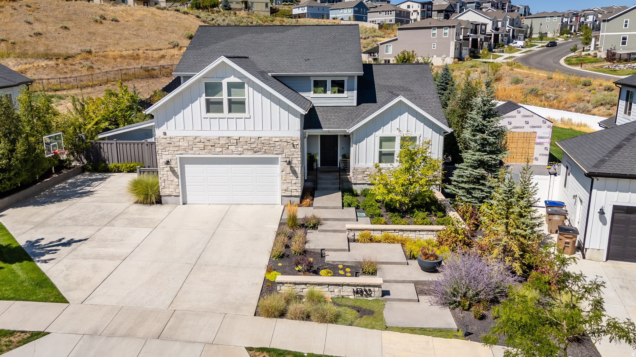 HIDDEN CANYON ESTATE - Residential