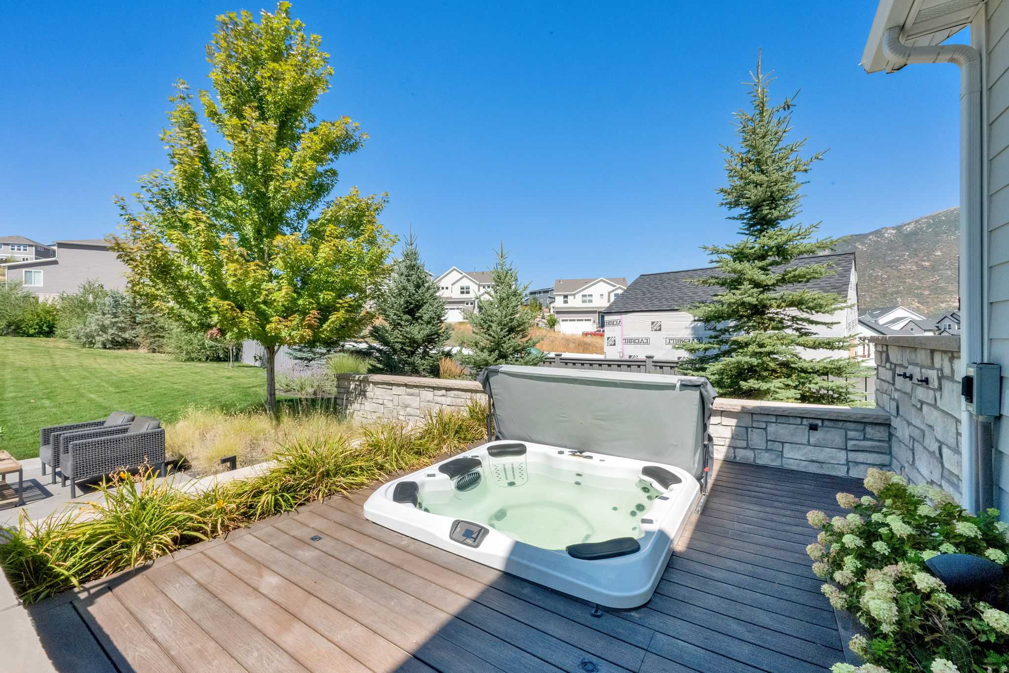 HIDDEN CANYON ESTATE - Residential