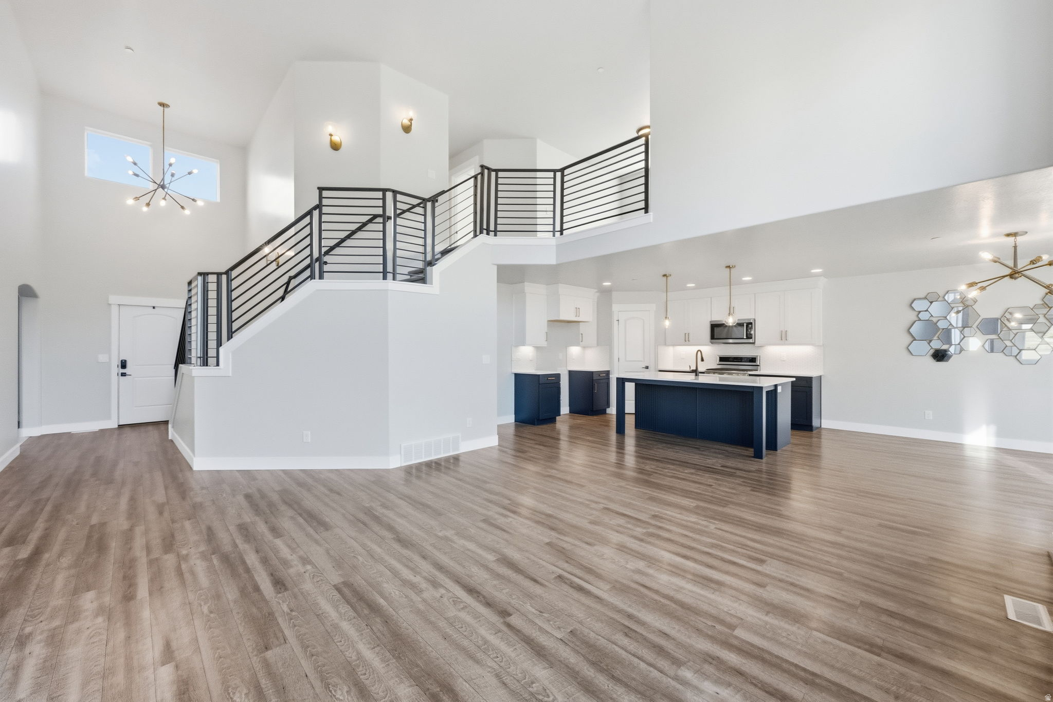 HIDDEN CANYON ESTATE - Residential