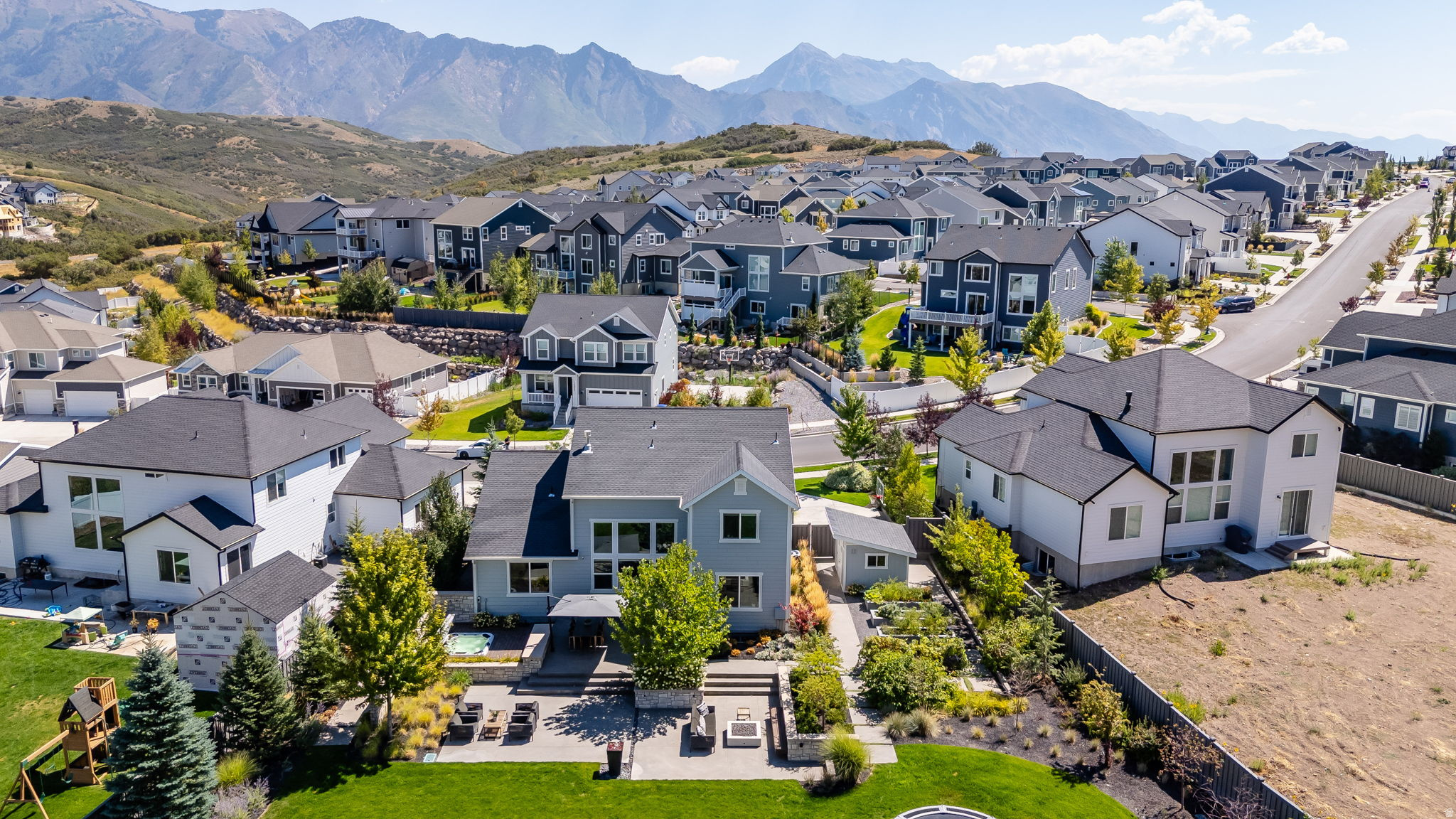 HIDDEN CANYON ESTATE - Residential