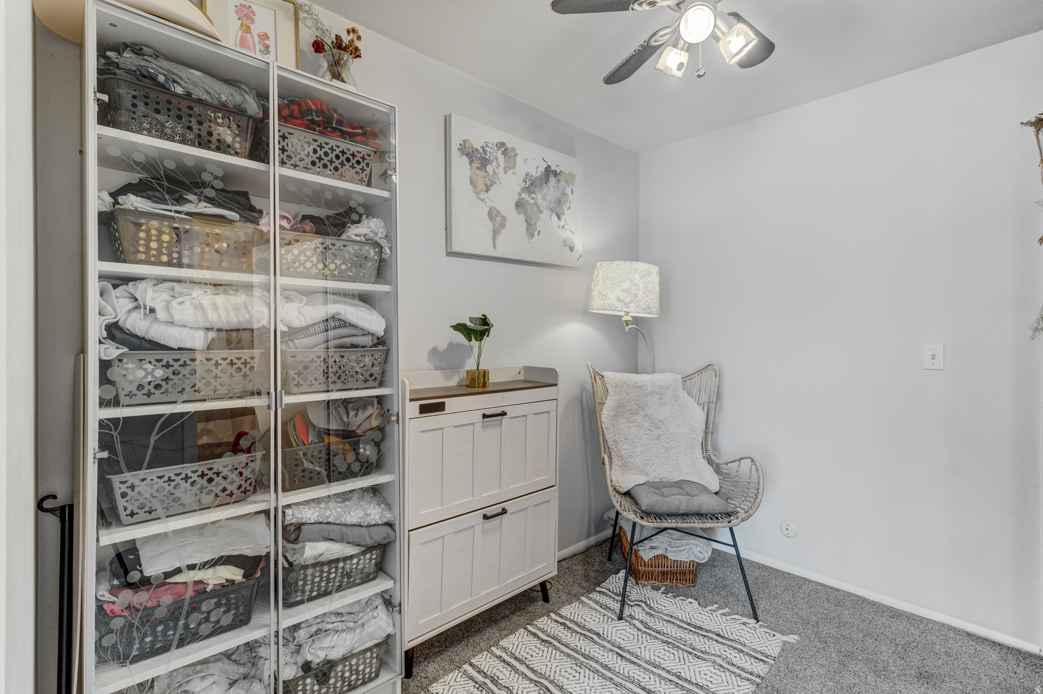 CEDAR SPRINGS CONDOM - Residential