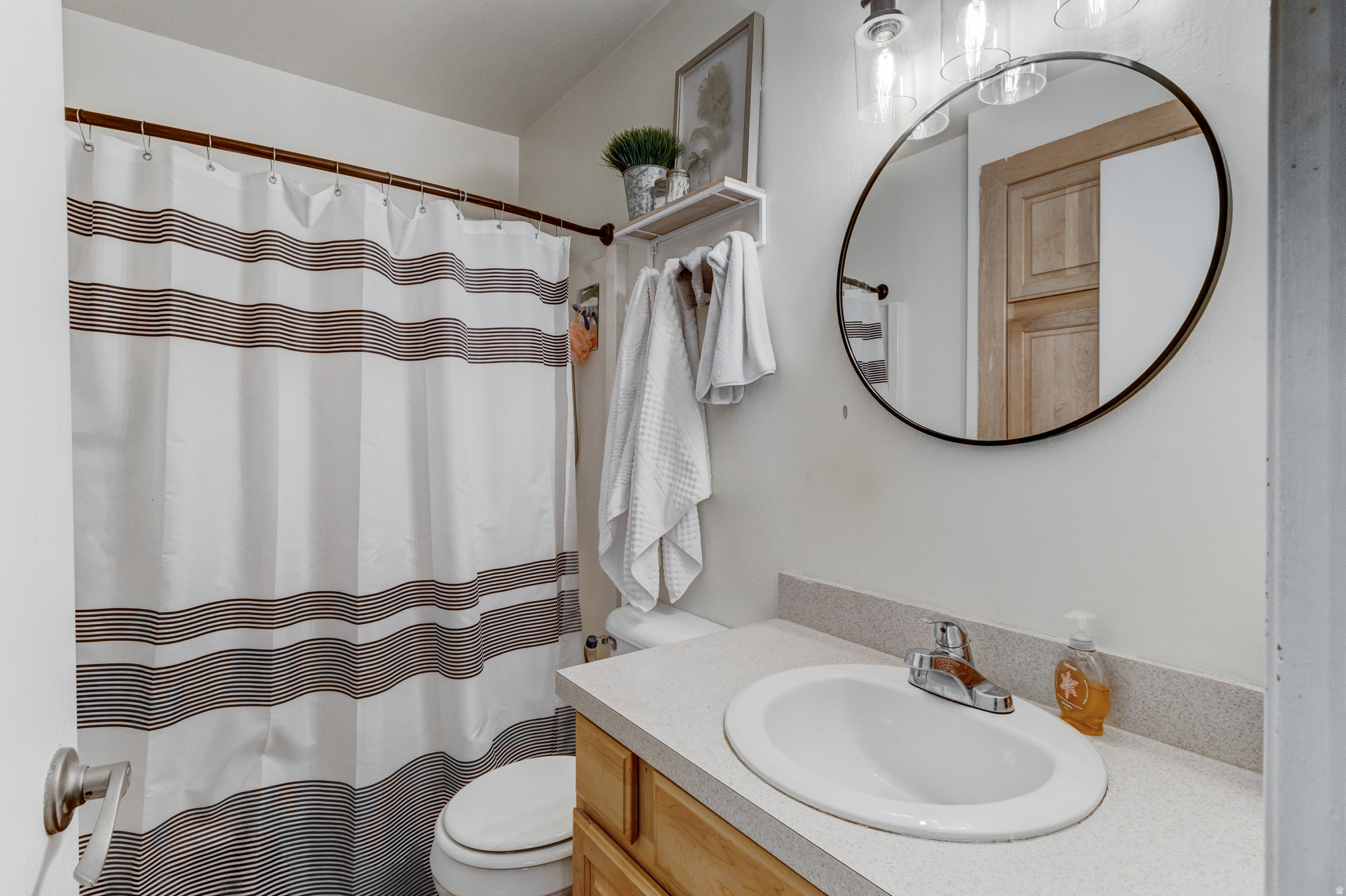 CEDAR SPRINGS CONDOM - Residential