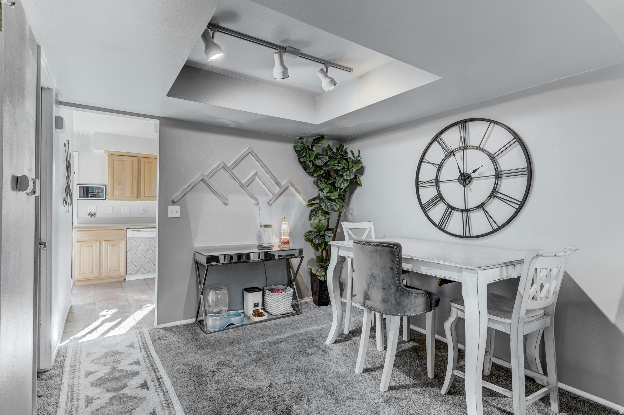 CEDAR SPRINGS CONDOM - Residential