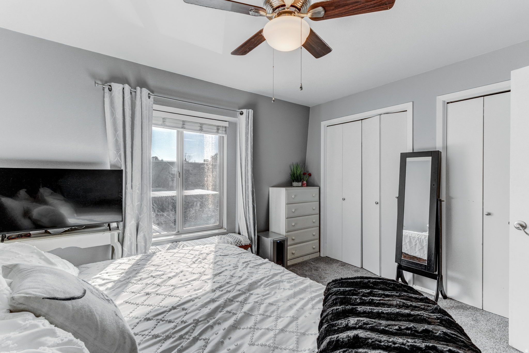 CEDAR SPRINGS CONDOM - Residential