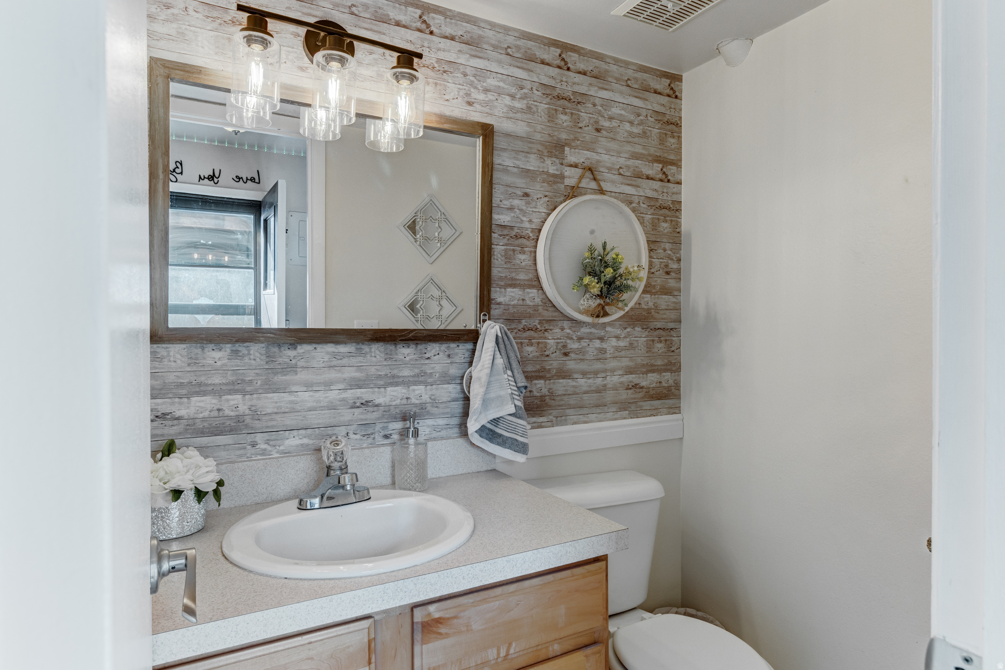 CEDAR SPRINGS CONDOM - Residential