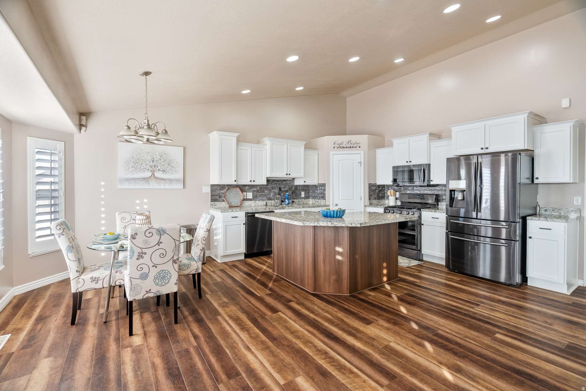 AUTUMN RIDGE ESTATES - Residential