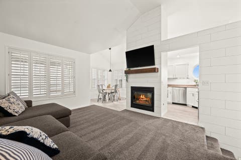 Condo For Sale - 7635 S Lark Meadow Cv<br/> Salt Lake County, Midvale, UT 84047