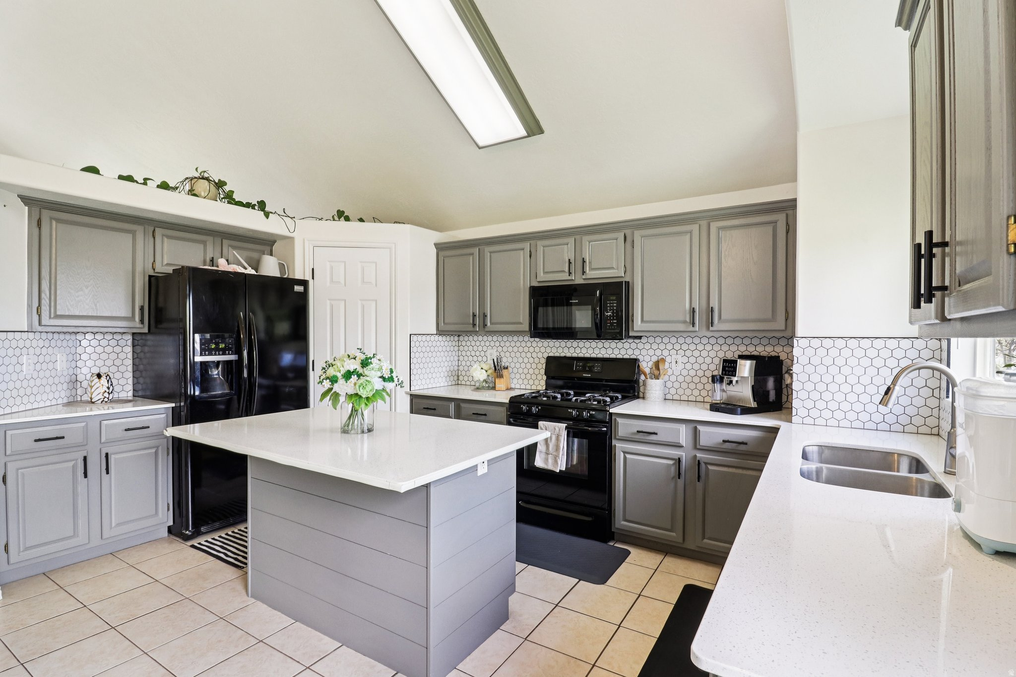 SIERRA ESTATES - Residential