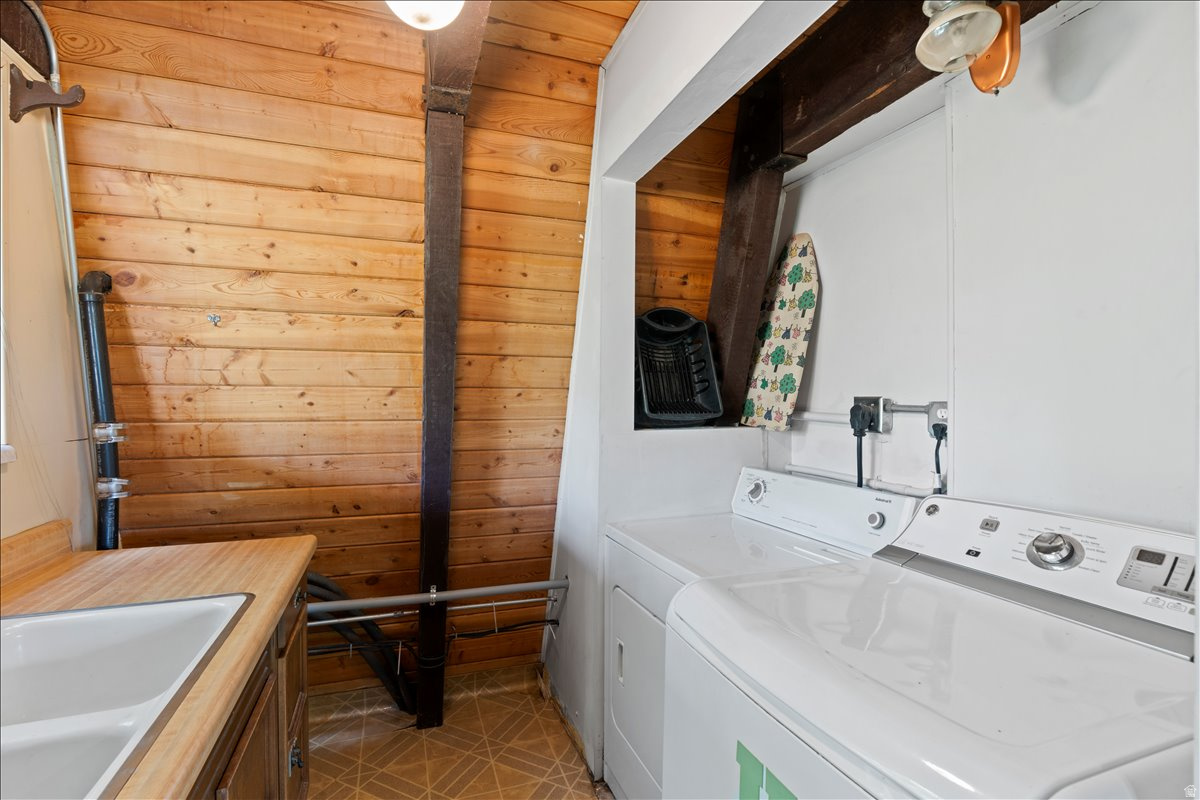 TIMBER LAKES - Residential