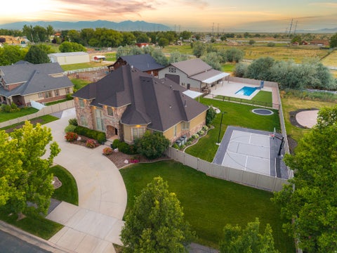 Photo of 655 N JESSI'S MEADOW DR, West Bountiful, UT 84087 (MLS # 2174085)