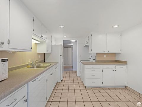 Tiny photo for 875 S DONNER WAY #1402, Salt Lake City, UT 84108 (MLS # 2101705)