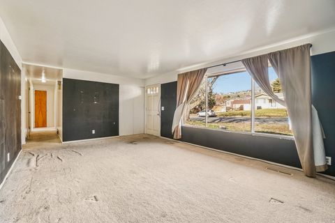 Tiny photo for 333 E 3100 N, North Ogden, UT 84414 (MLS # 2134616)