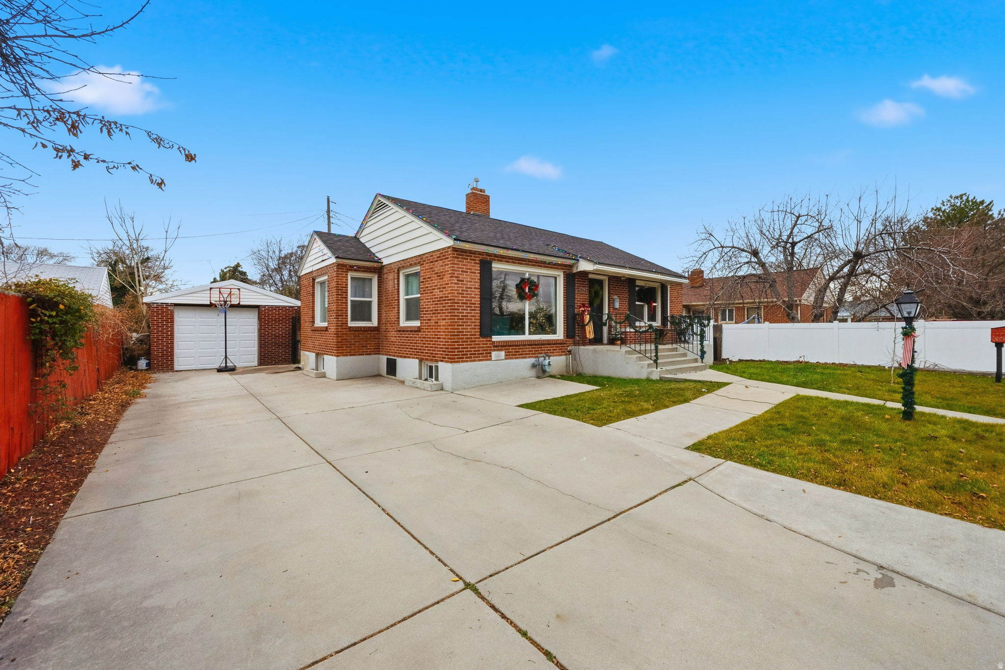 RIVERSIDE - Residential