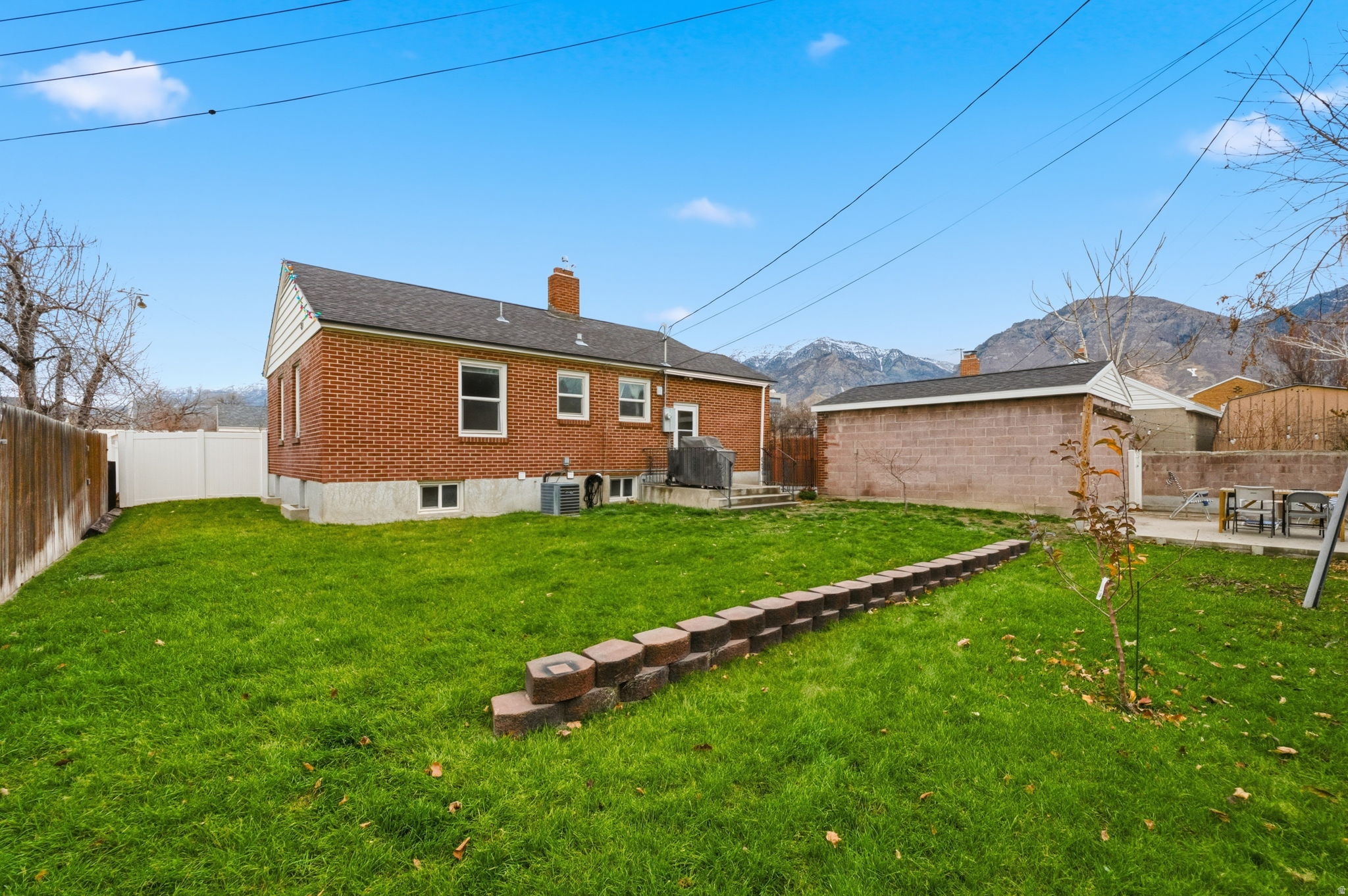 RIVERSIDE - Residential