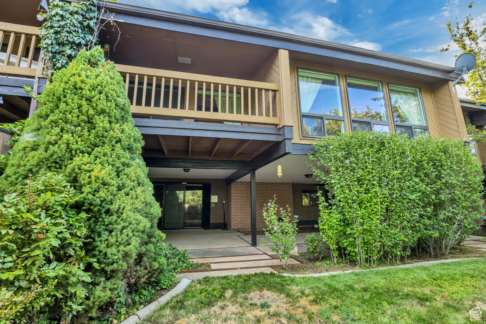 KNOLLWOOD CONDO PH 1 - Residential