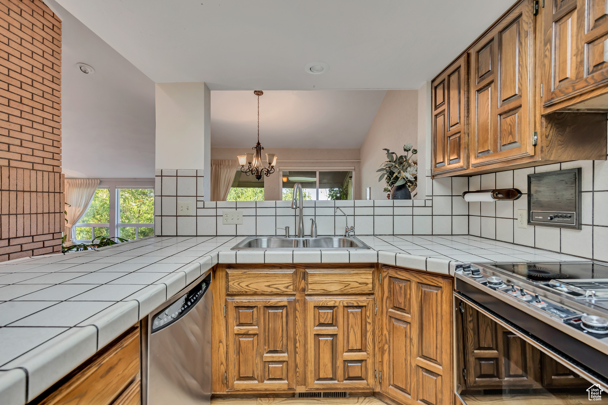 KNOLLWOOD CONDO PH 1 - Residential