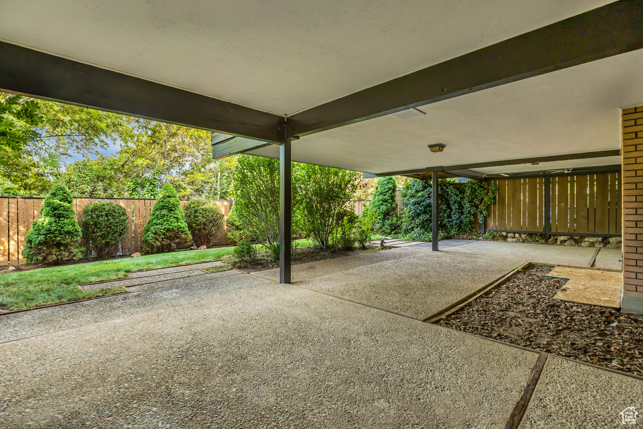 KNOLLWOOD CONDO PH 1 - Residential