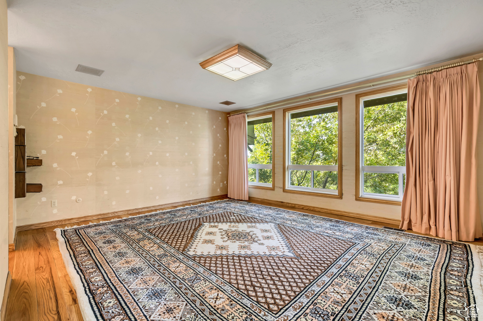 KNOLLWOOD CONDO PH 1 - Residential