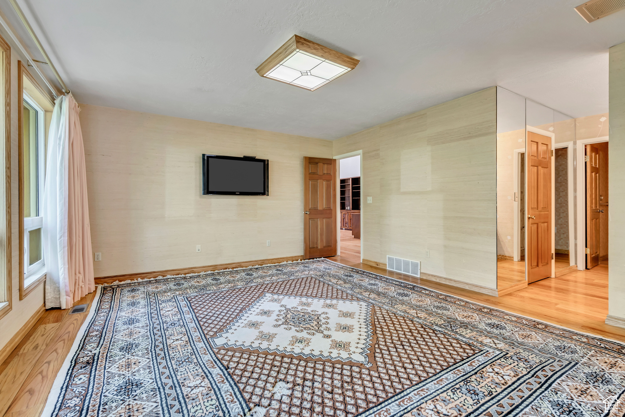 KNOLLWOOD CONDO PH 1 - Residential