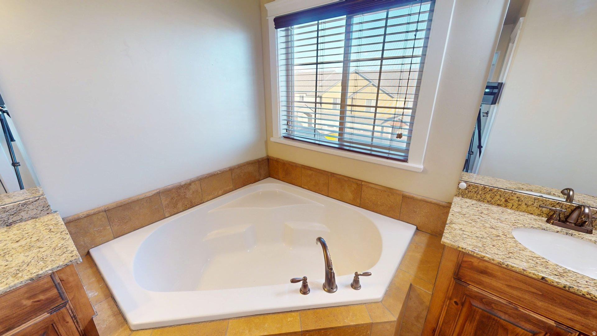 THE COVE @ JORDAN RIVER - Residential