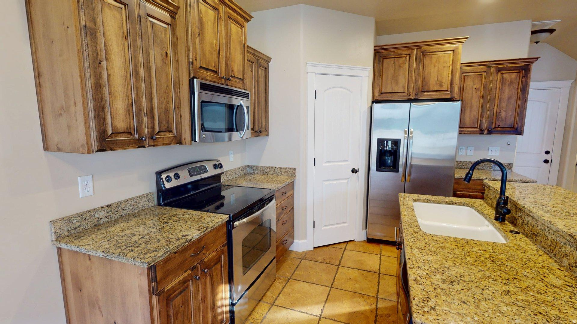 THE COVE @ JORDAN RIVER - Residential