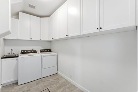 Tiny photo for 9664 E 400 S, Huntsville, UT 84317 (MLS # 2163936)