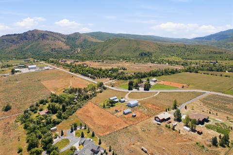 Tiny photo for 9664 E 400 S, Huntsville, UT 84317 (MLS # 2163936)