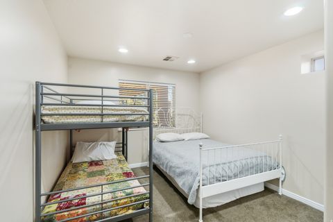 Tiny photo for 1025 N RUBY PL, Washington, UT 84780 (MLS # 2128601)