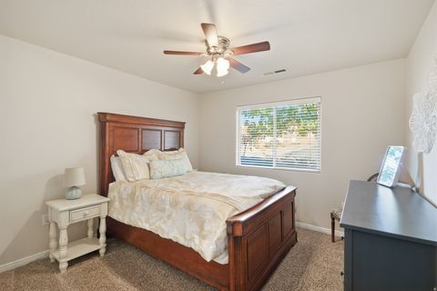 Tiny photo for 1025 N RUBY PL, Washington, UT 84780 (MLS # 2128601)