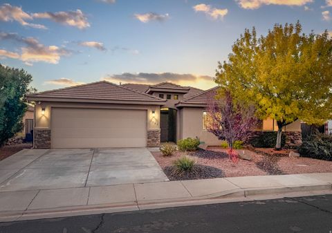 Tiny photo for 1025 N RUBY PL, Washington, UT 84780 (MLS # 2128601)