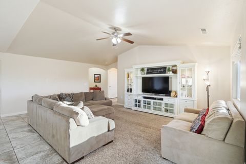 Tiny photo for 1025 N RUBY PL, Washington, UT 84780 (MLS # 2128601)