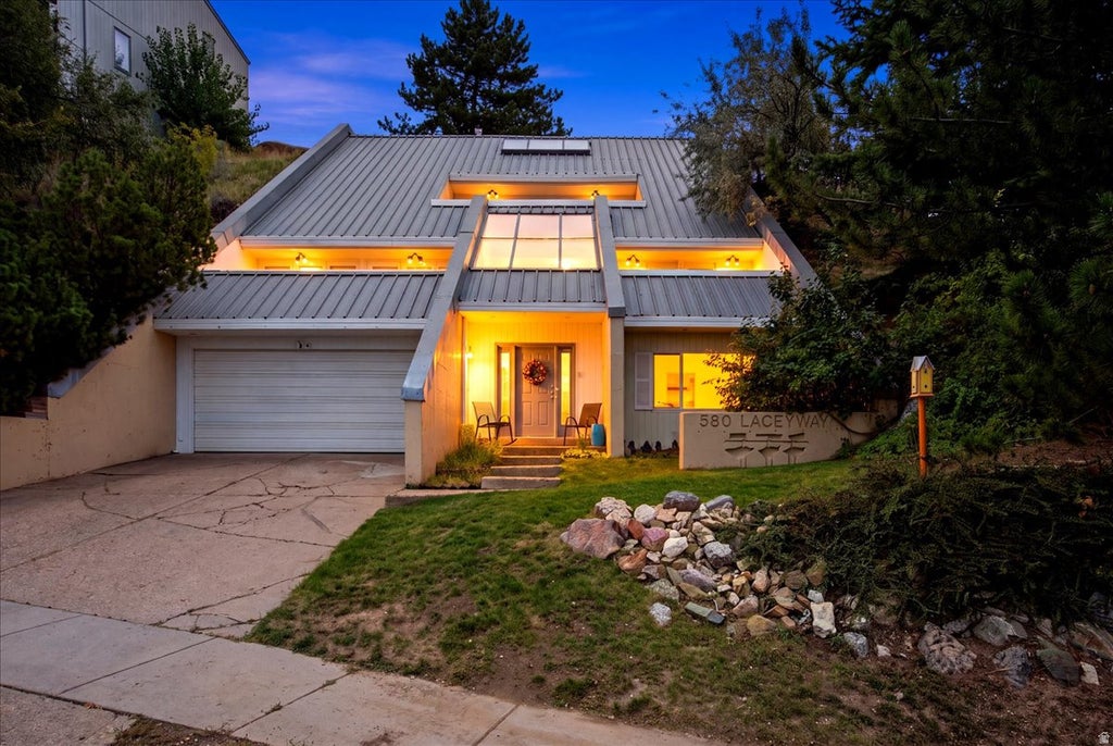 Photo of 580 E LACEY WAY, North Salt Lake, UT 84054 (MLS # 2185911)