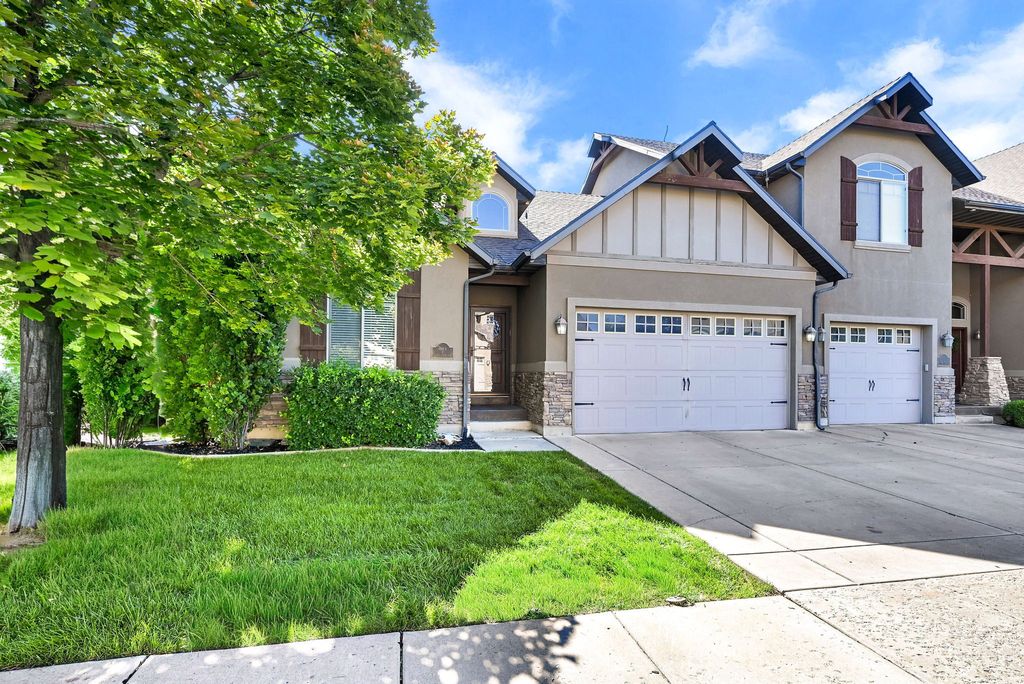 Photo of 4510 STONE CREEK RD #F, West Haven, UT 84401 (MLS # 2155782)