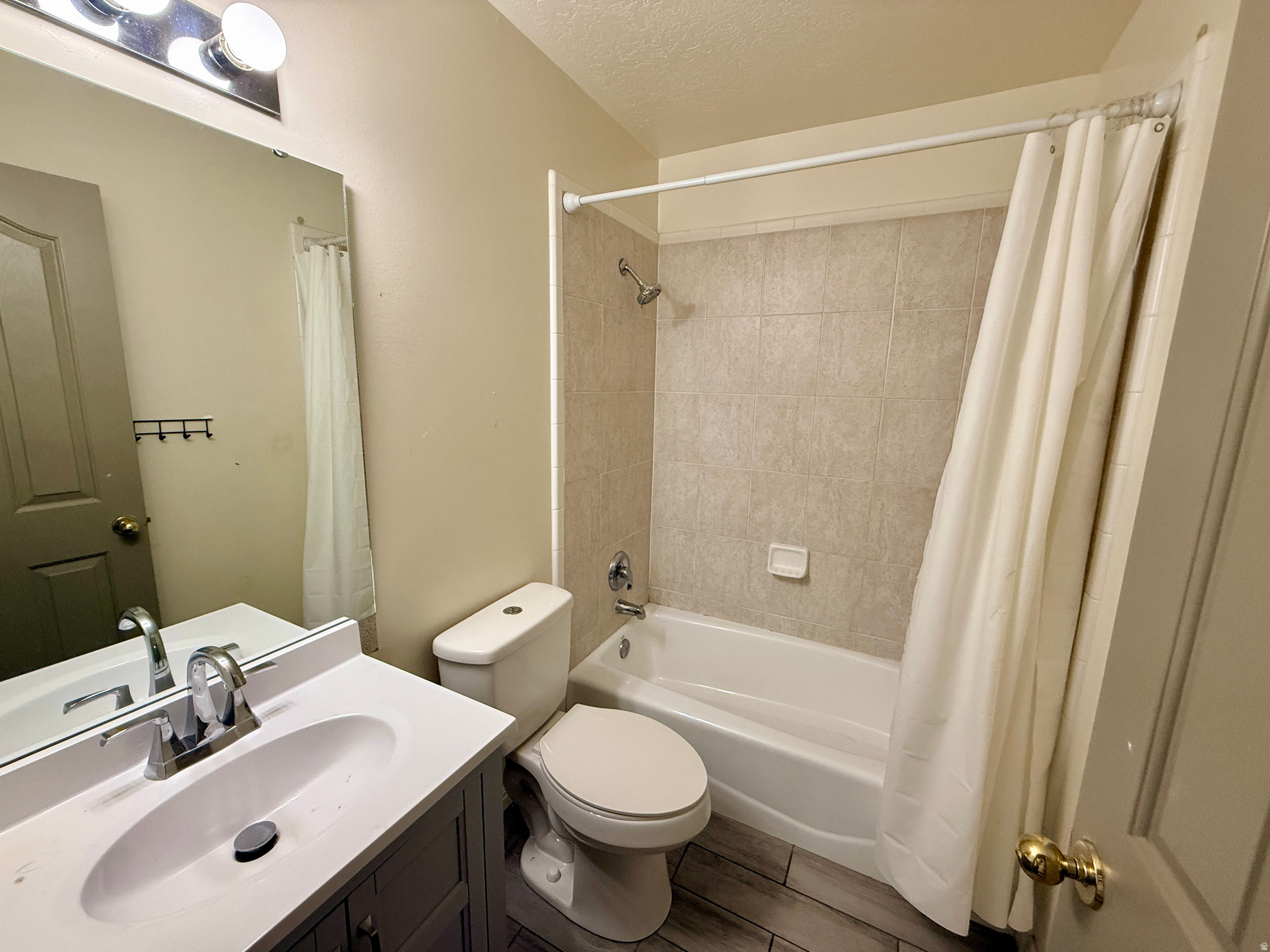 TIFFANY - Residential