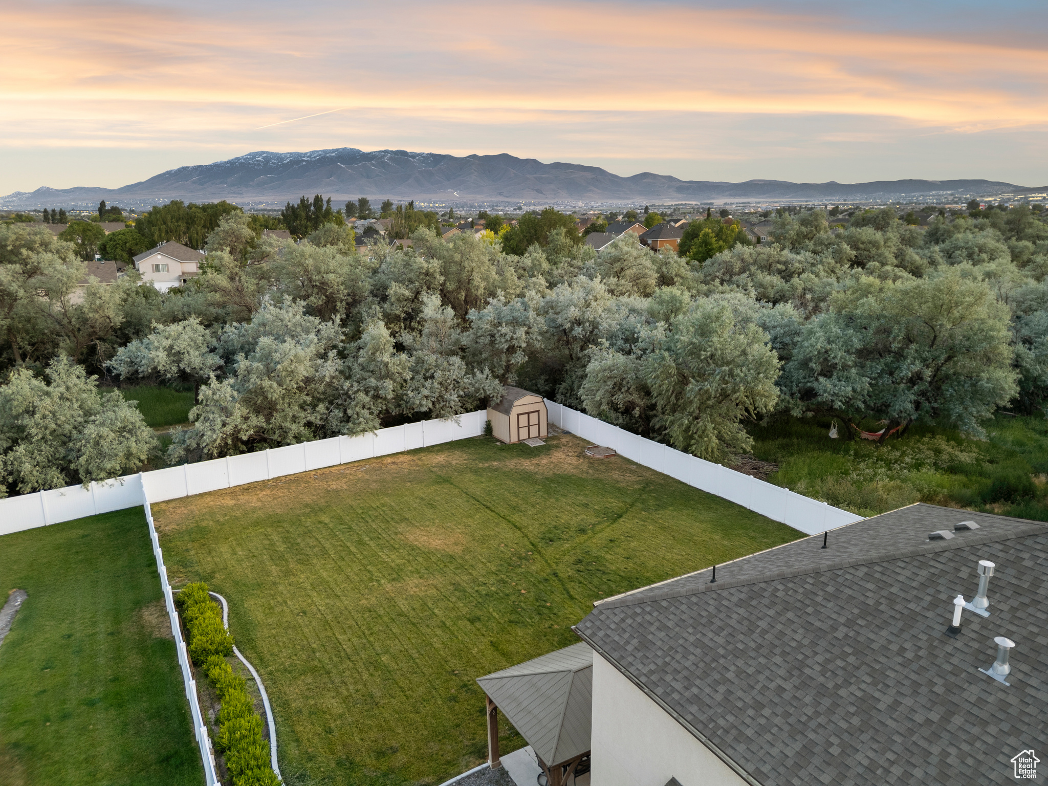 JORDAN WILLOWS - Residential