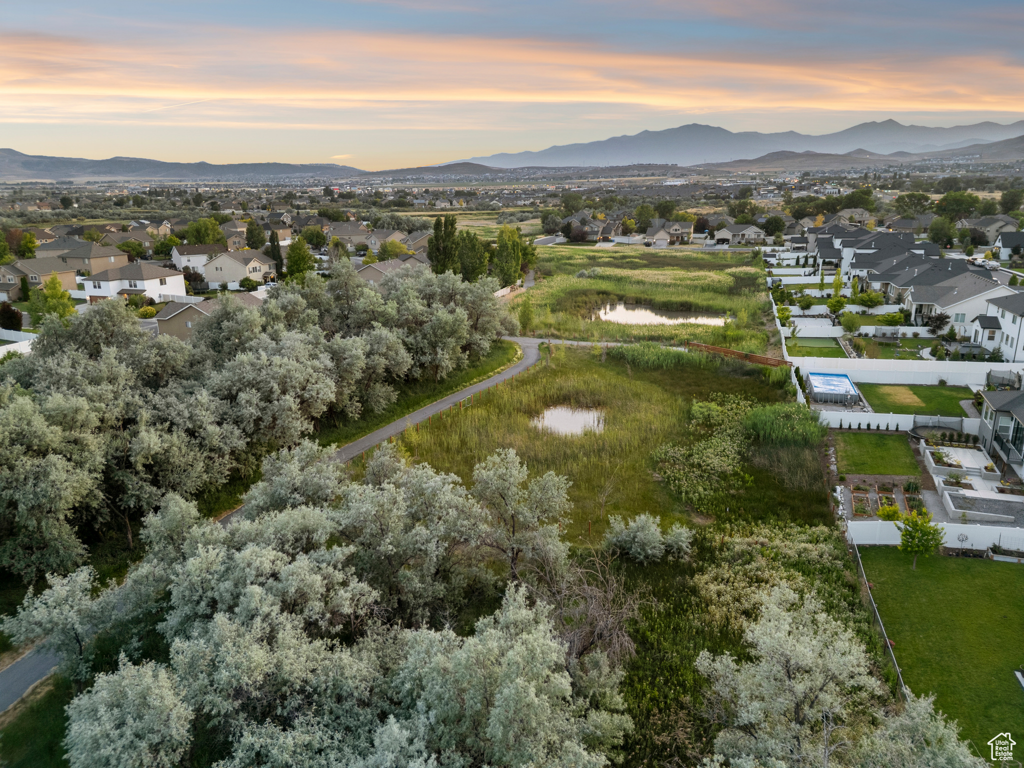 JORDAN WILLOWS - Residential