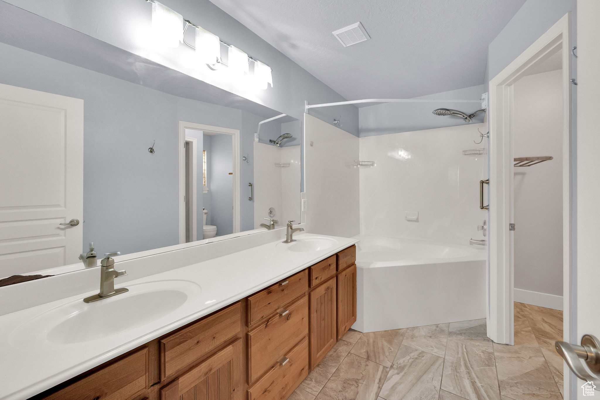 HEIRLOOM COTTAGES - Residential