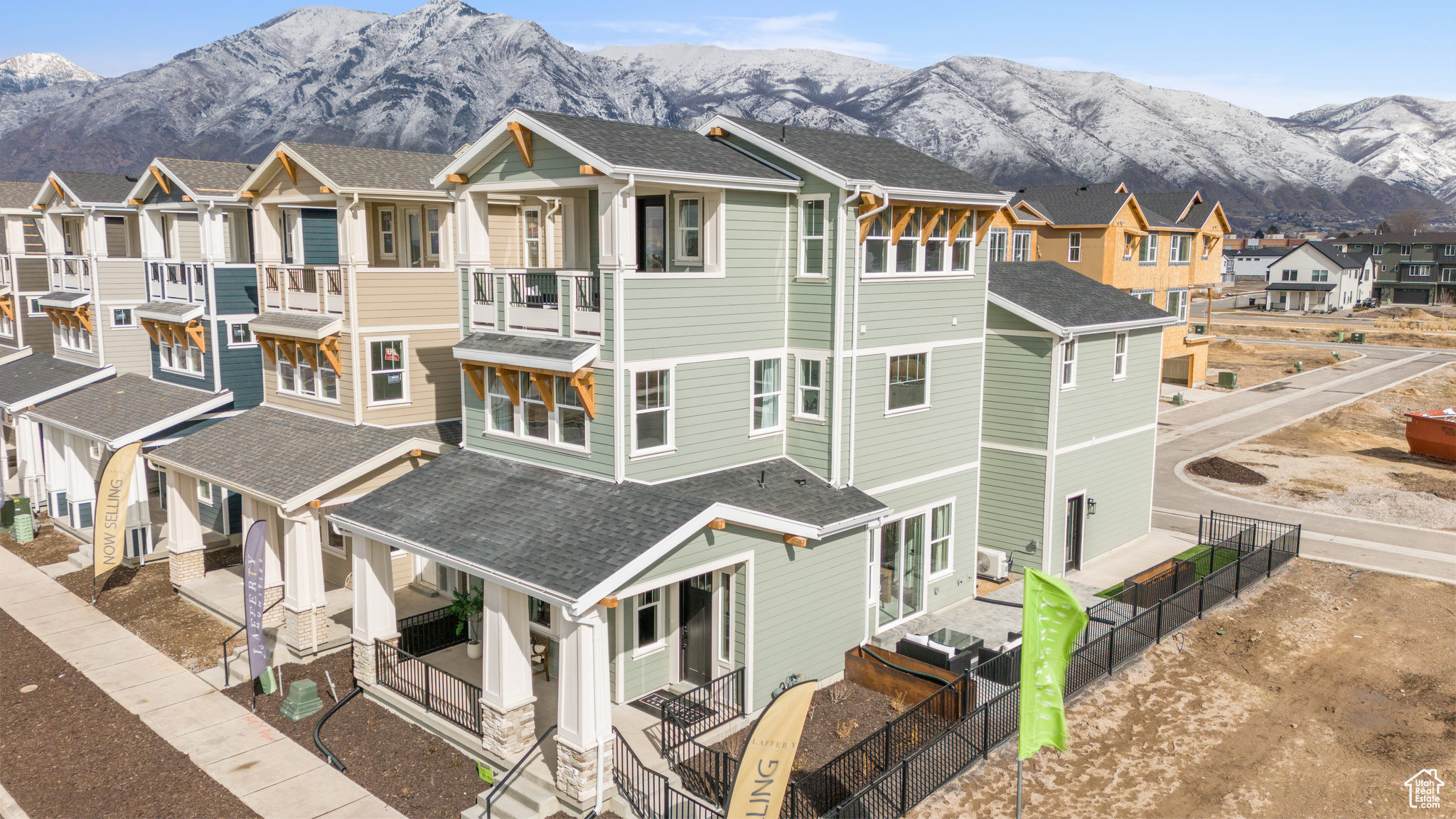 HUNTINGTON RANCH - Residential