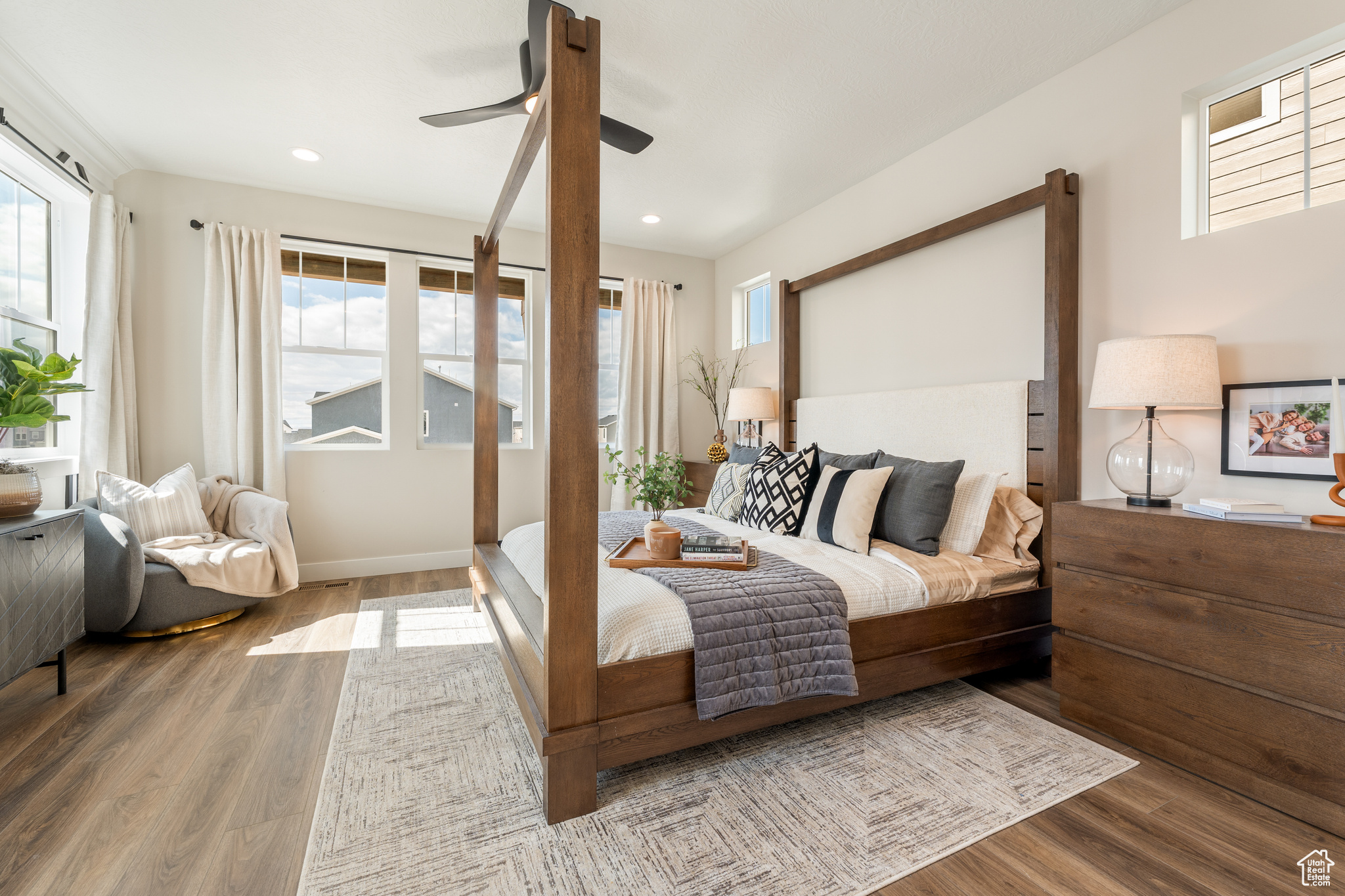 HUNTINGTON RANCH - Residential