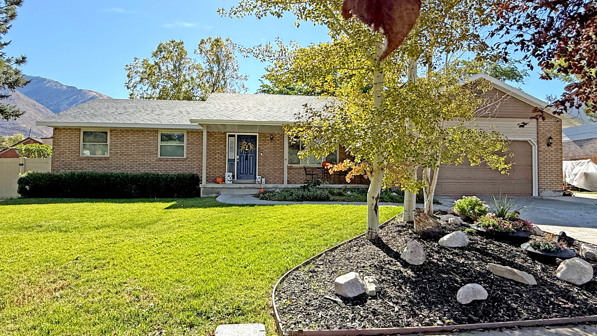 HIDDEN VALLEY - Residential