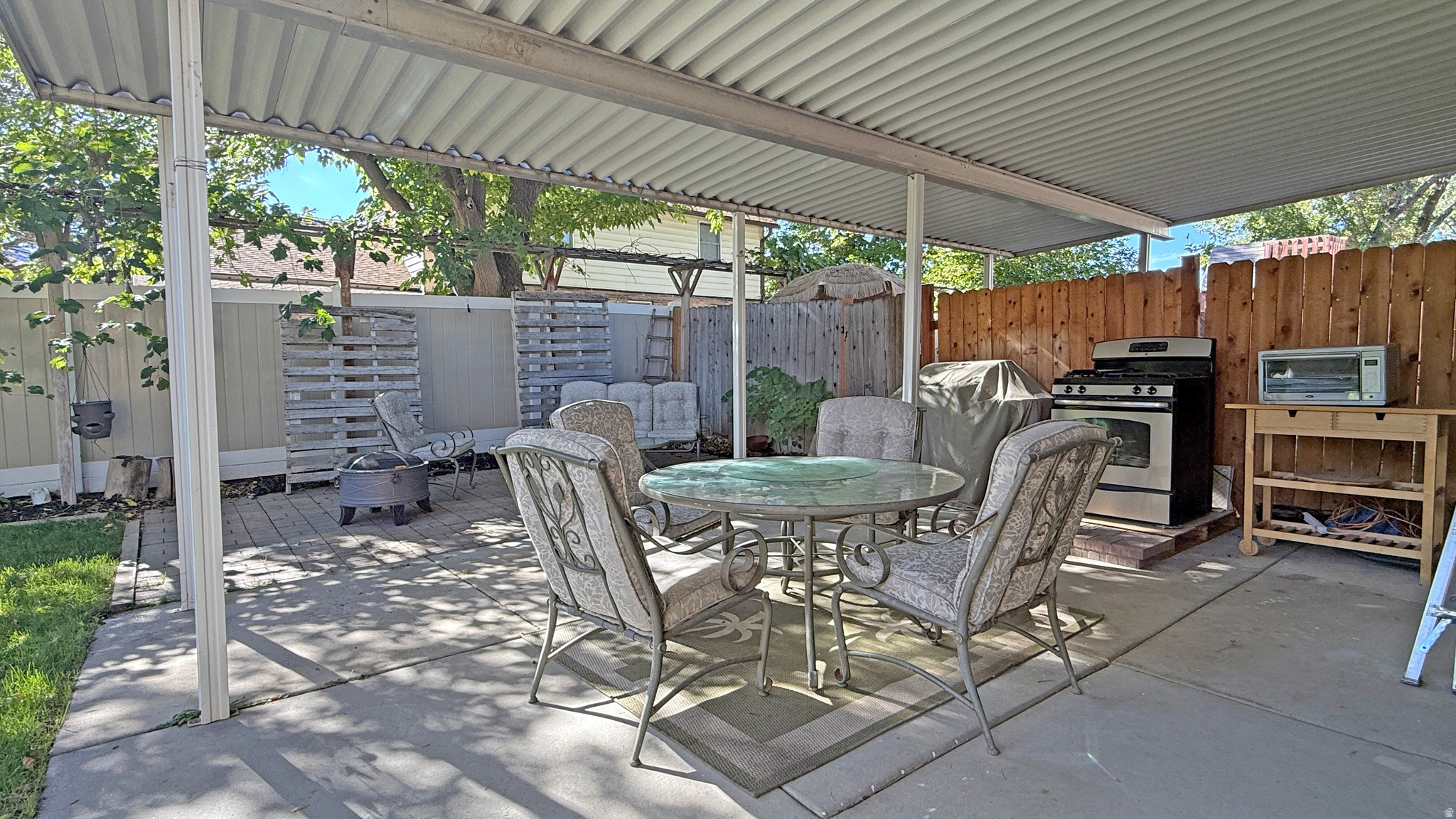 HIDDEN VALLEY - Residential