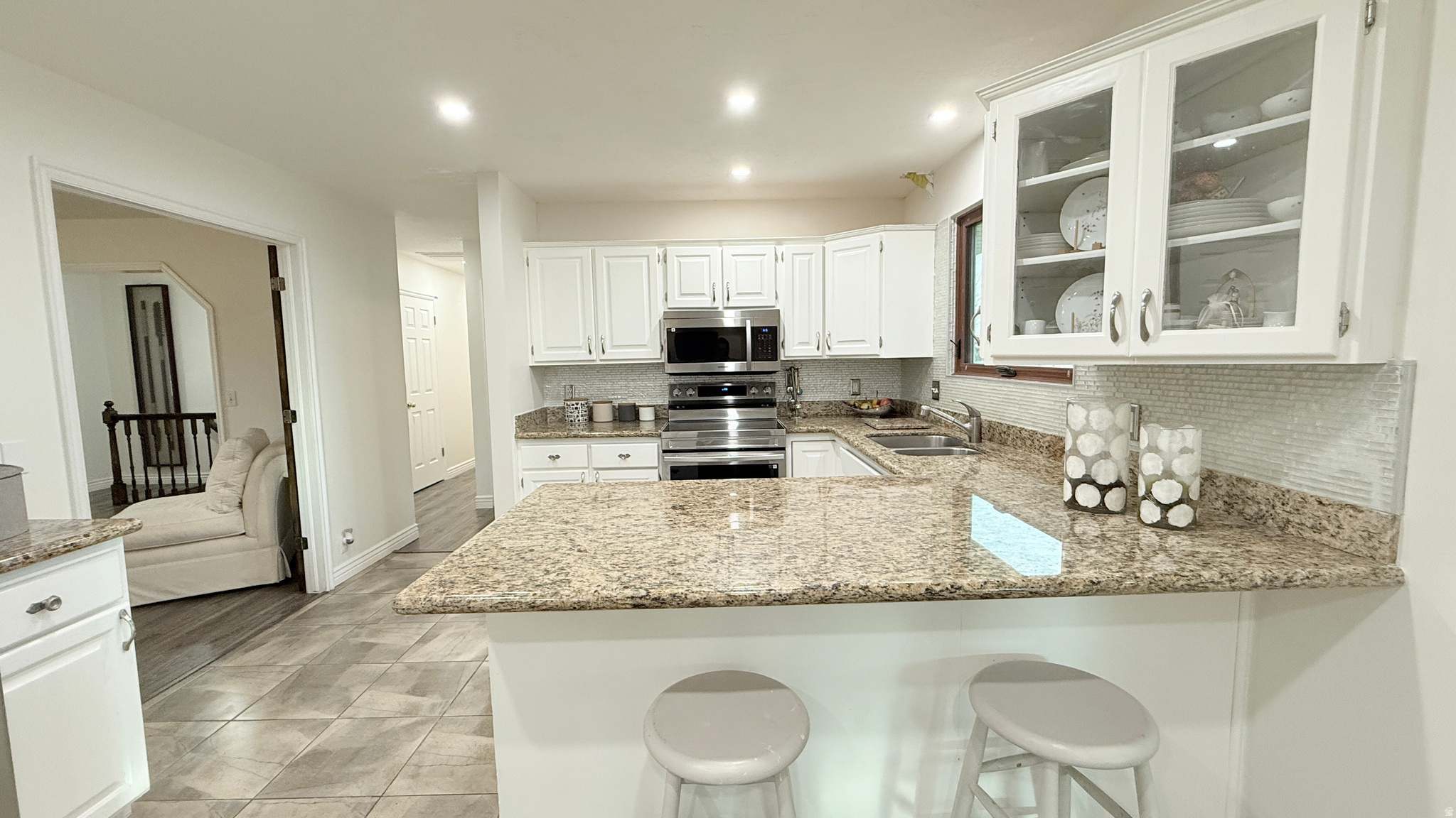 HIDDEN VALLEY - Residential