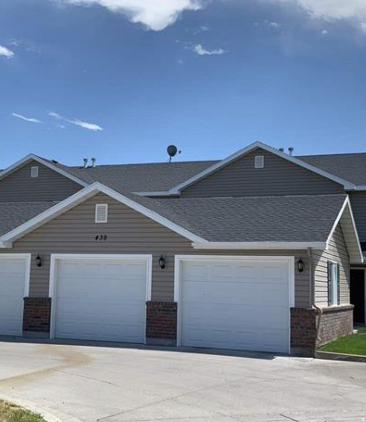 PHEASANT RIDGE TOWNHOUSES - Residential