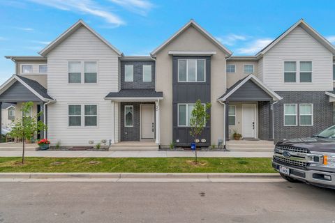 Photo of 30 S MOONLIT RD, Mapleton, UT 84664 (MLS # 2158325)