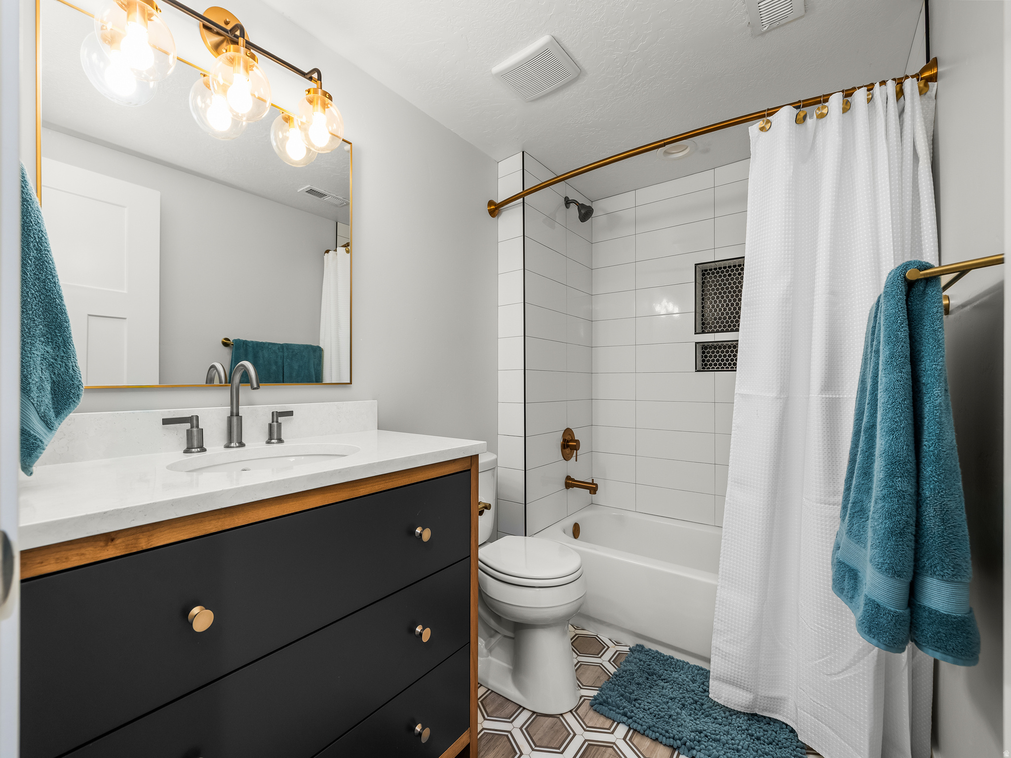 LANDROCK ESTATES - Residential