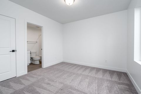 Tiny photo for 418 N PINNACLE CT #44, Saratoga Springs, UT 84045 (MLS # 2132465)